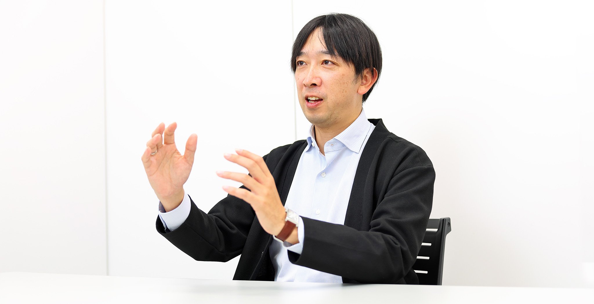 ユアサ商事株式会社　インタビュー風景02