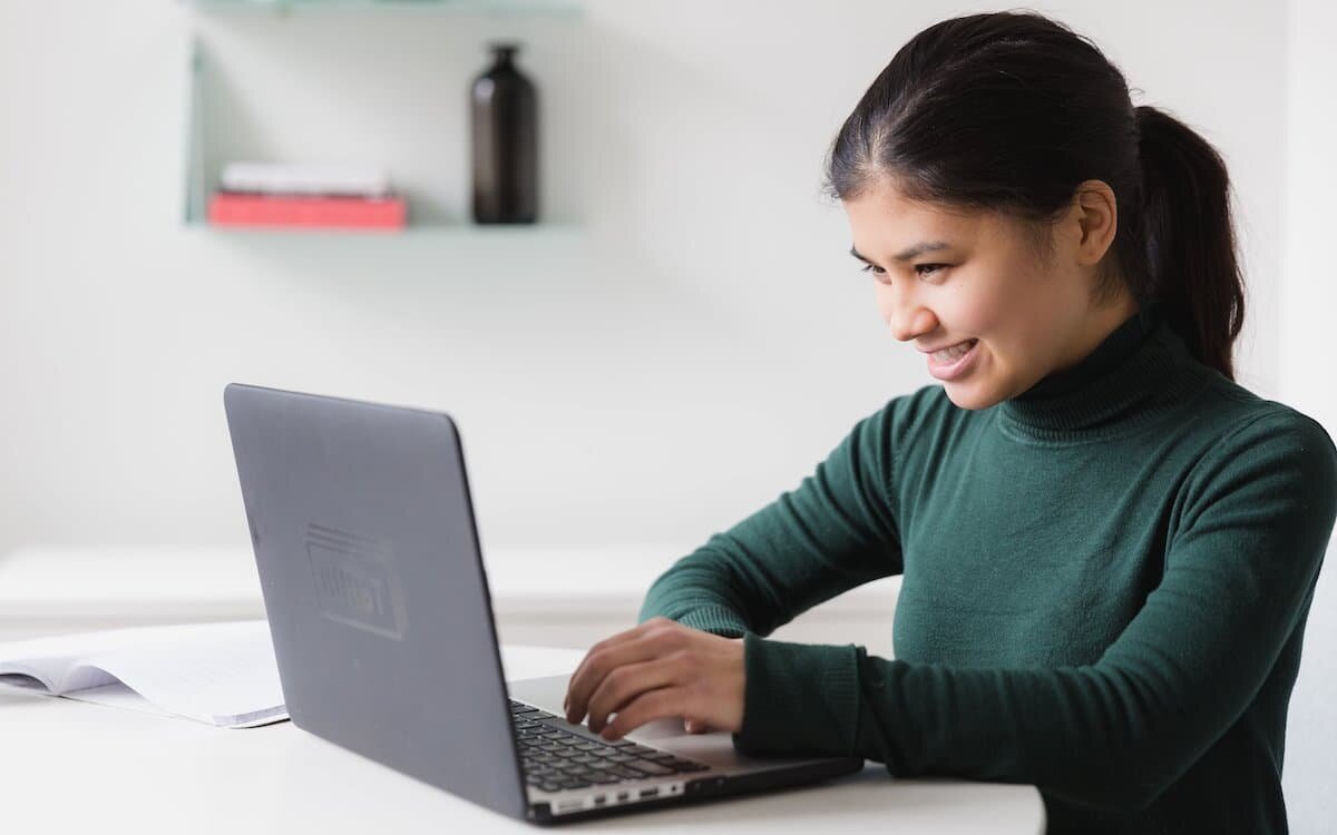 happy-woman-on-computer.jpg