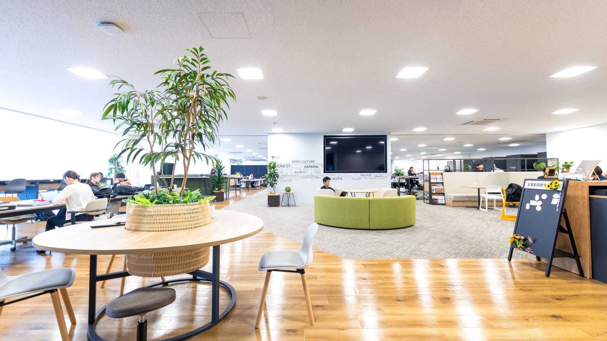 トヨタモビリティパーツ株式会社茨城支社　インタビュー写真